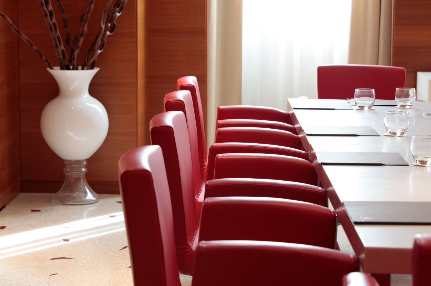 Elegant Meeting Room