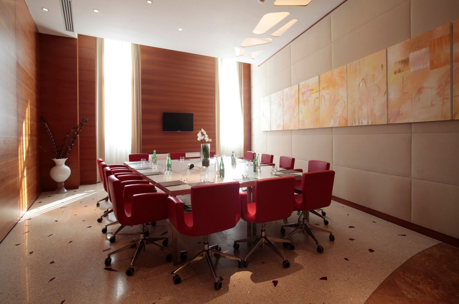 Elegant Meeting Room