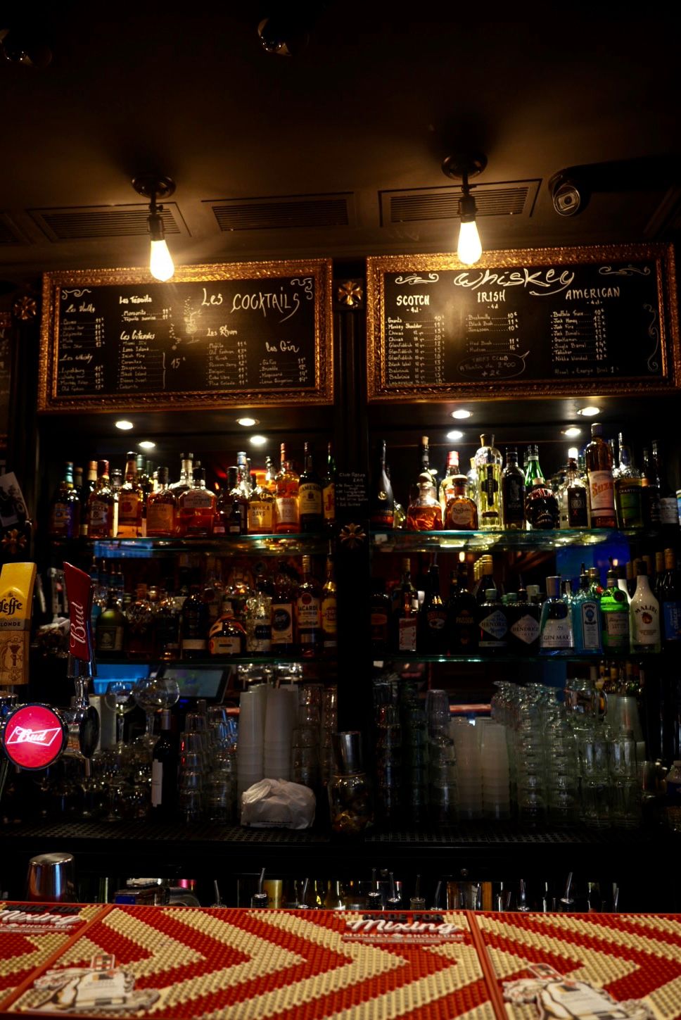 Authentic Pub in Cannes for Events