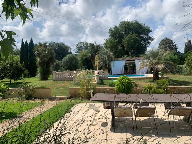 Charme Rustique à Grimaud – Espace Événementiel Intime dans le Golfe de Saint-Tropez