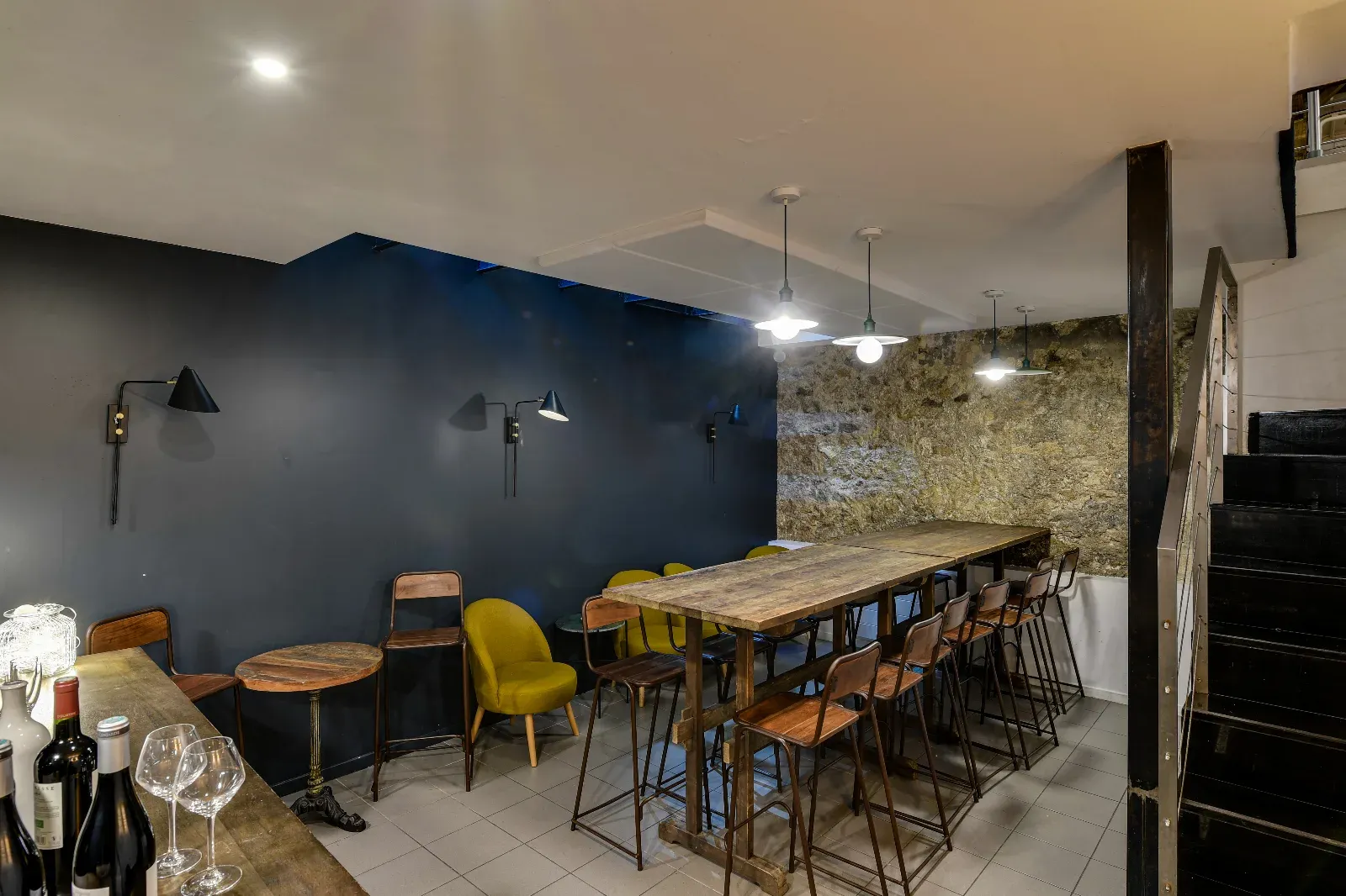 Salle dans un restaurant chaleureux au cœur des Batignolles