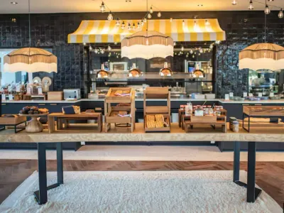 A modern hotel with panoramic view of the city of Nice