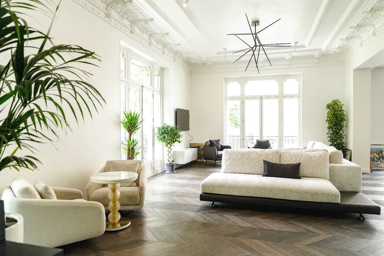 Appartement unique de 300 m² d’exception au pied de l’icône parisienne