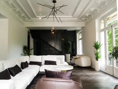 Unique 300 m² flat at the foot of the Parisian icon