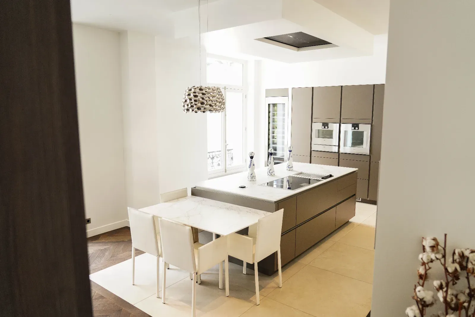 Appartement unique de 300 m² d’exception au pied de l’icône parisienne