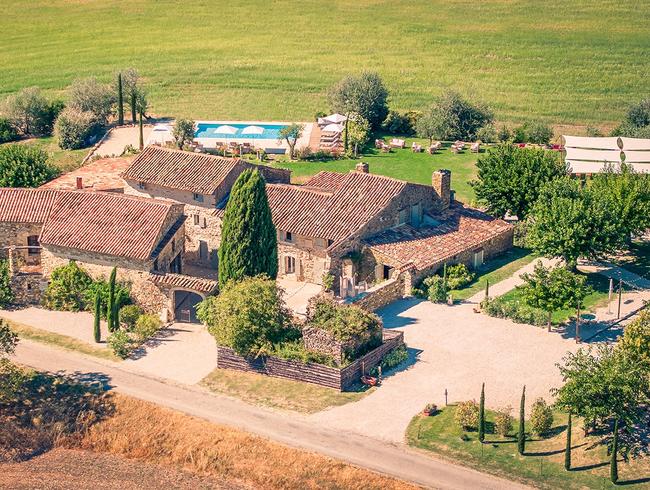 Provençal Hamlet In Parc Du Luberon