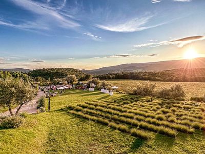 Hameau provençal dans le Parc du Luberon