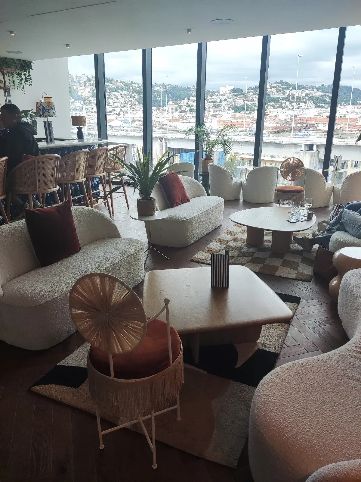 Salle de Réunion Professionnelle à Nice | Jusqu'à 12 Personnes