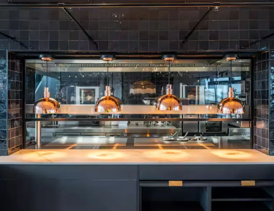 Modern 5th-Floor Restaurant with City Views in Nice