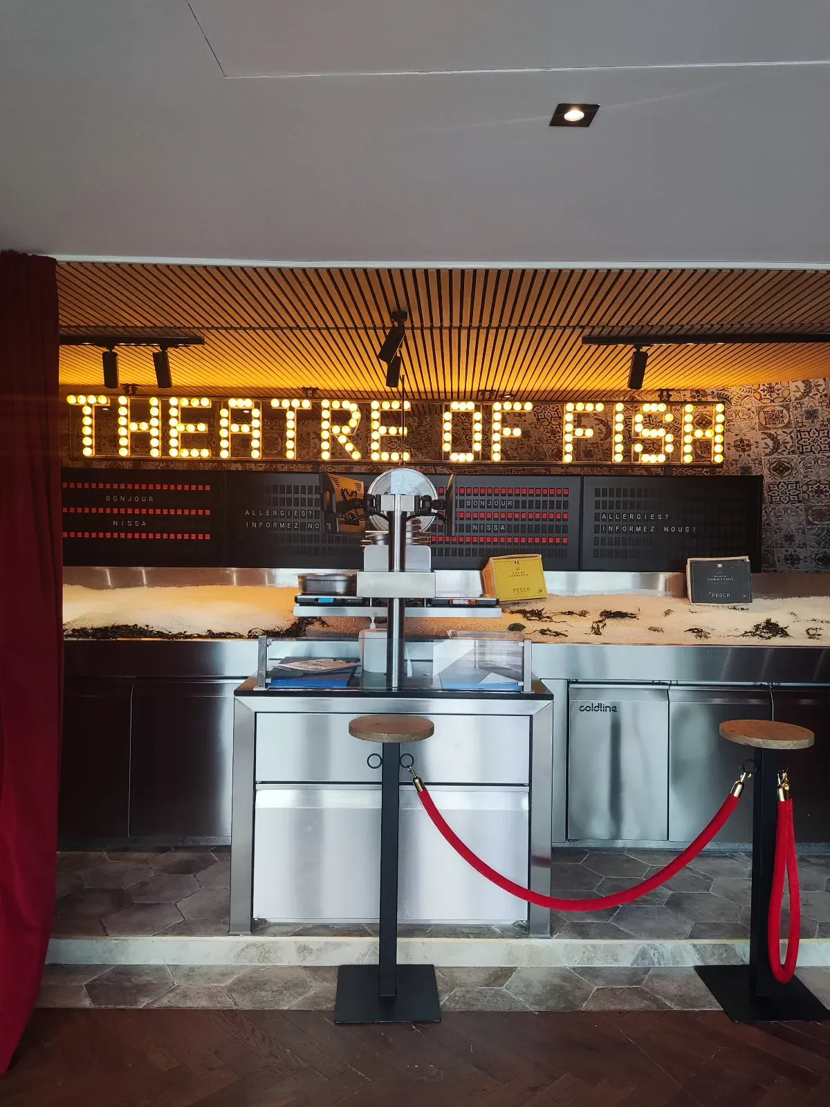 Modern 5th-Floor Restaurant with City Views in Nice