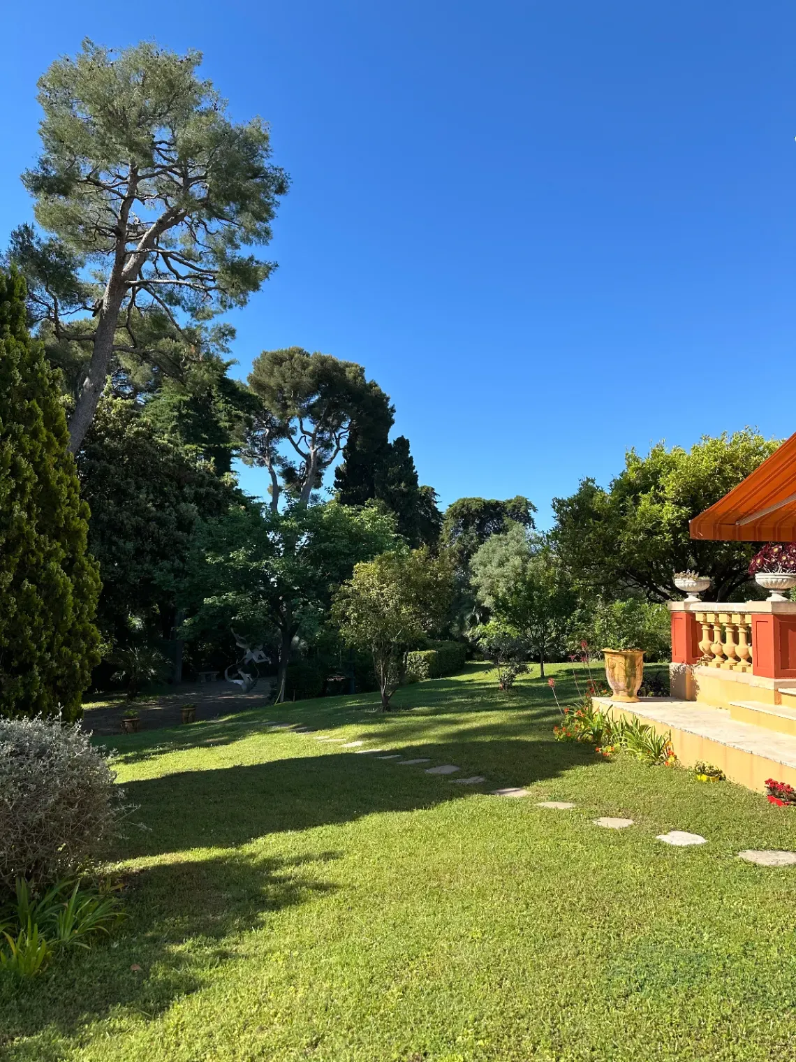 Jardin méditerranéen paisible à Antibes – parfait pour événements privés