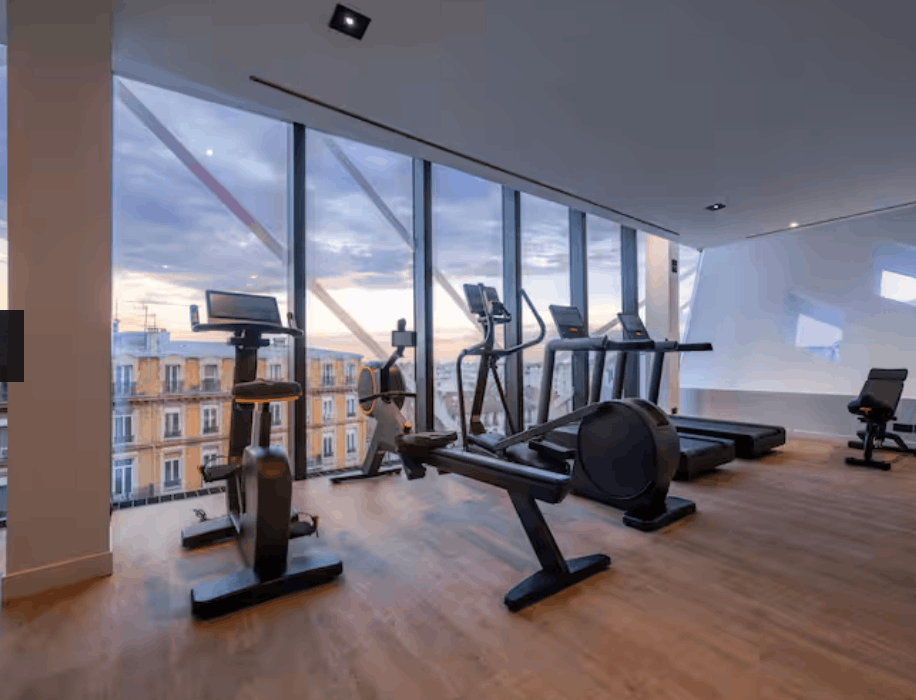 The formulas - in the ca s of Hilton - the price per person - includes room hire + coffee and lunch breaks - how the site estimate works