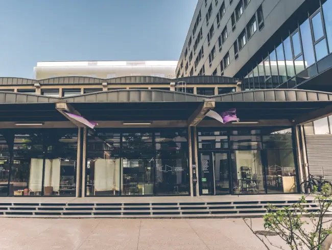 700 m² of modular space for seminars, conferences and workshops