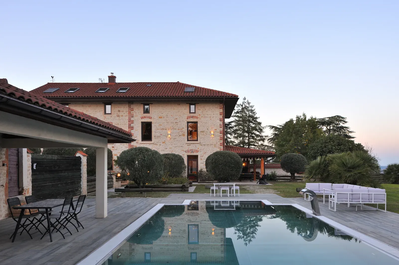 Exceptional villa in the heart of the Beaujolais region