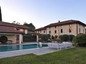 Exceptional villa in the heart of the Beaujolais region