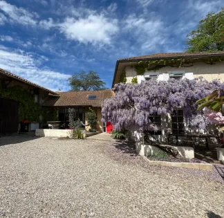 Charming residence with accommodation and wellness area