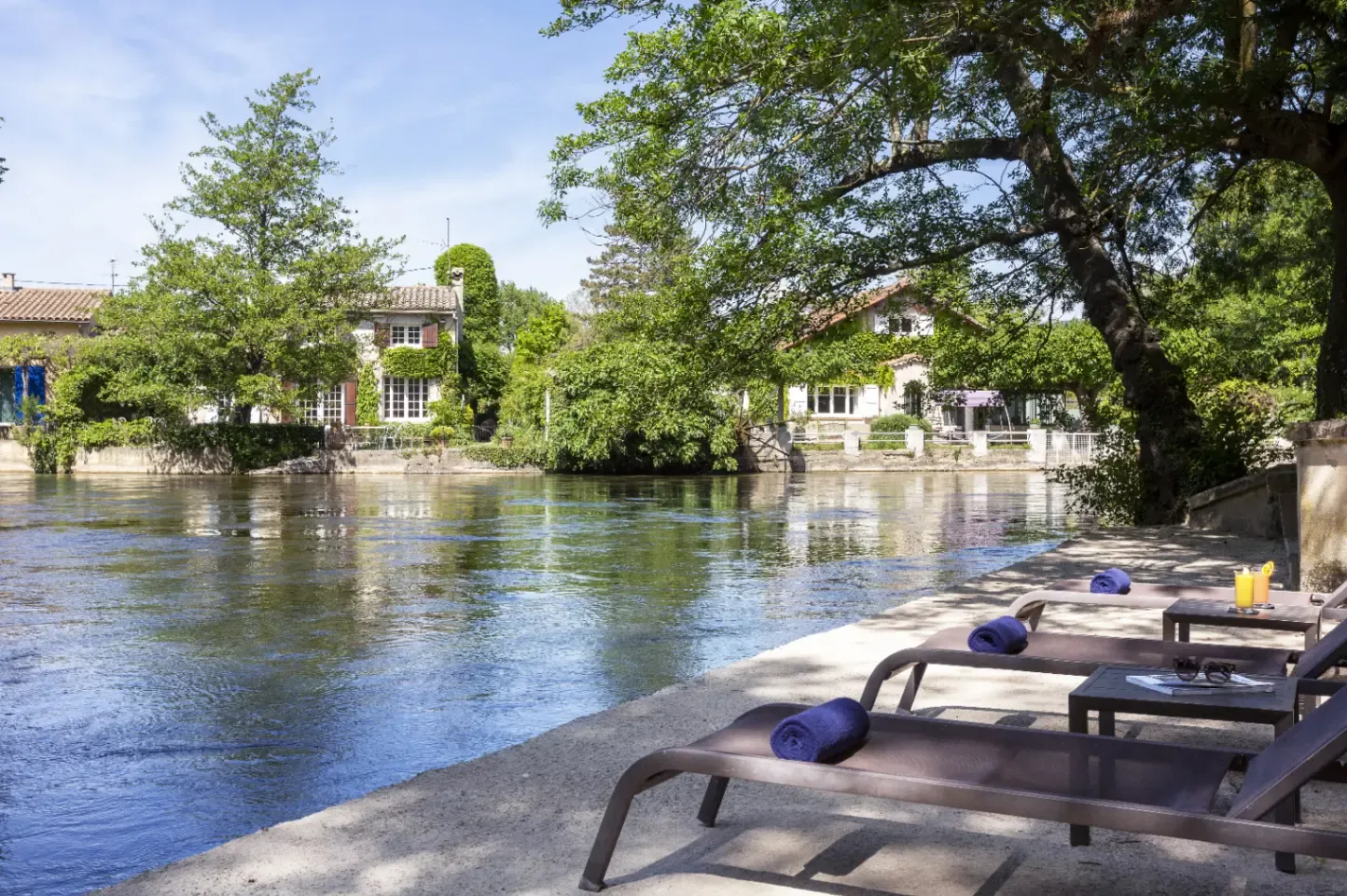 Provence Event Venue: Seminar Rooms & Poolside Gatherings