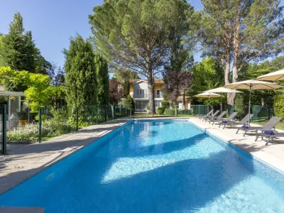 Provence Event Venue: Seminar Rooms & Poolside Gatherings