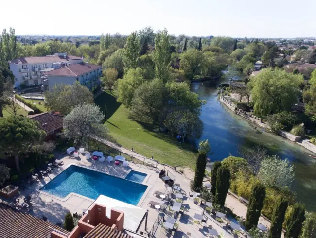 Provence Event Venue: Seminar Rooms & Poolside Gatherings