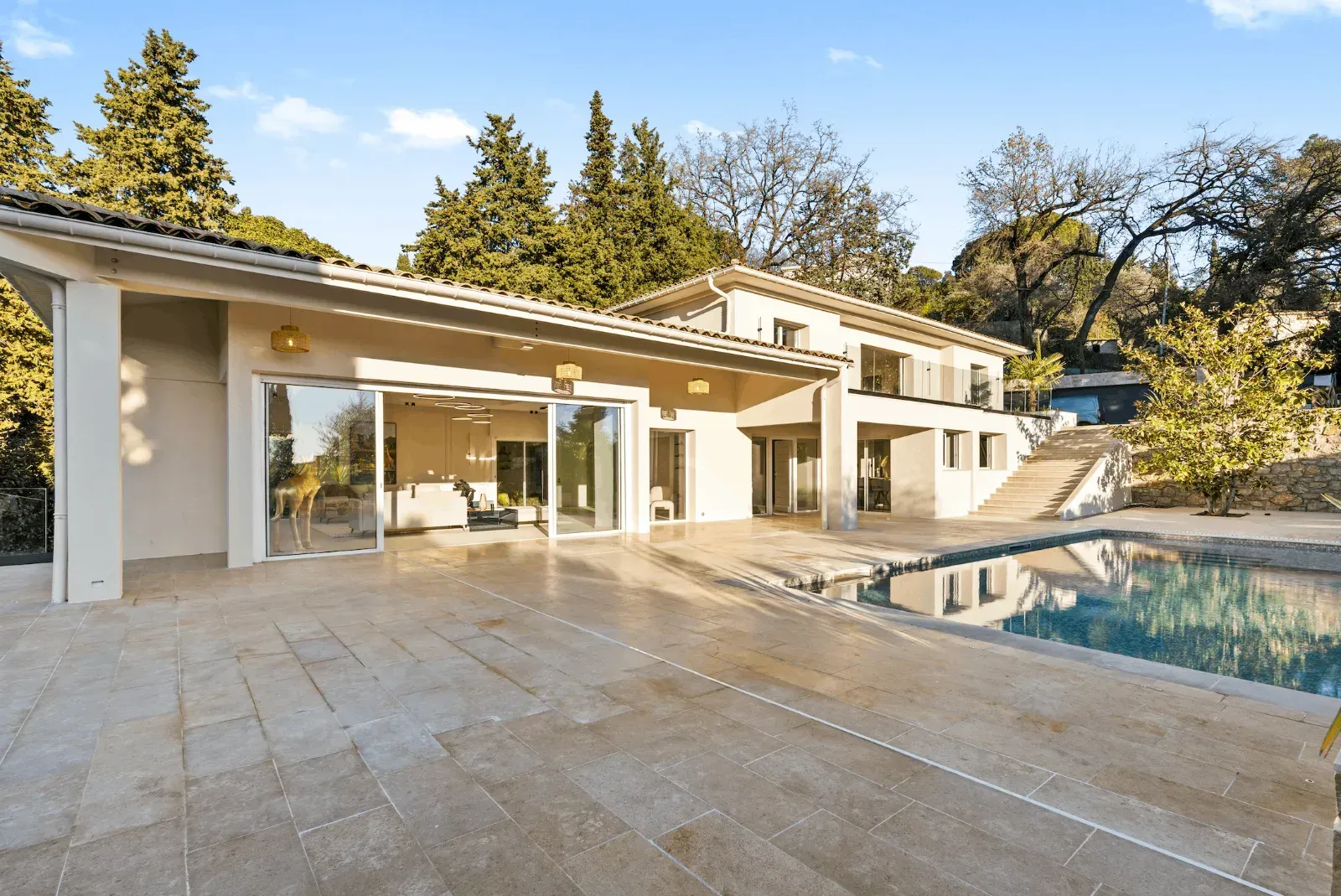 Villa contemporaine avec piscine