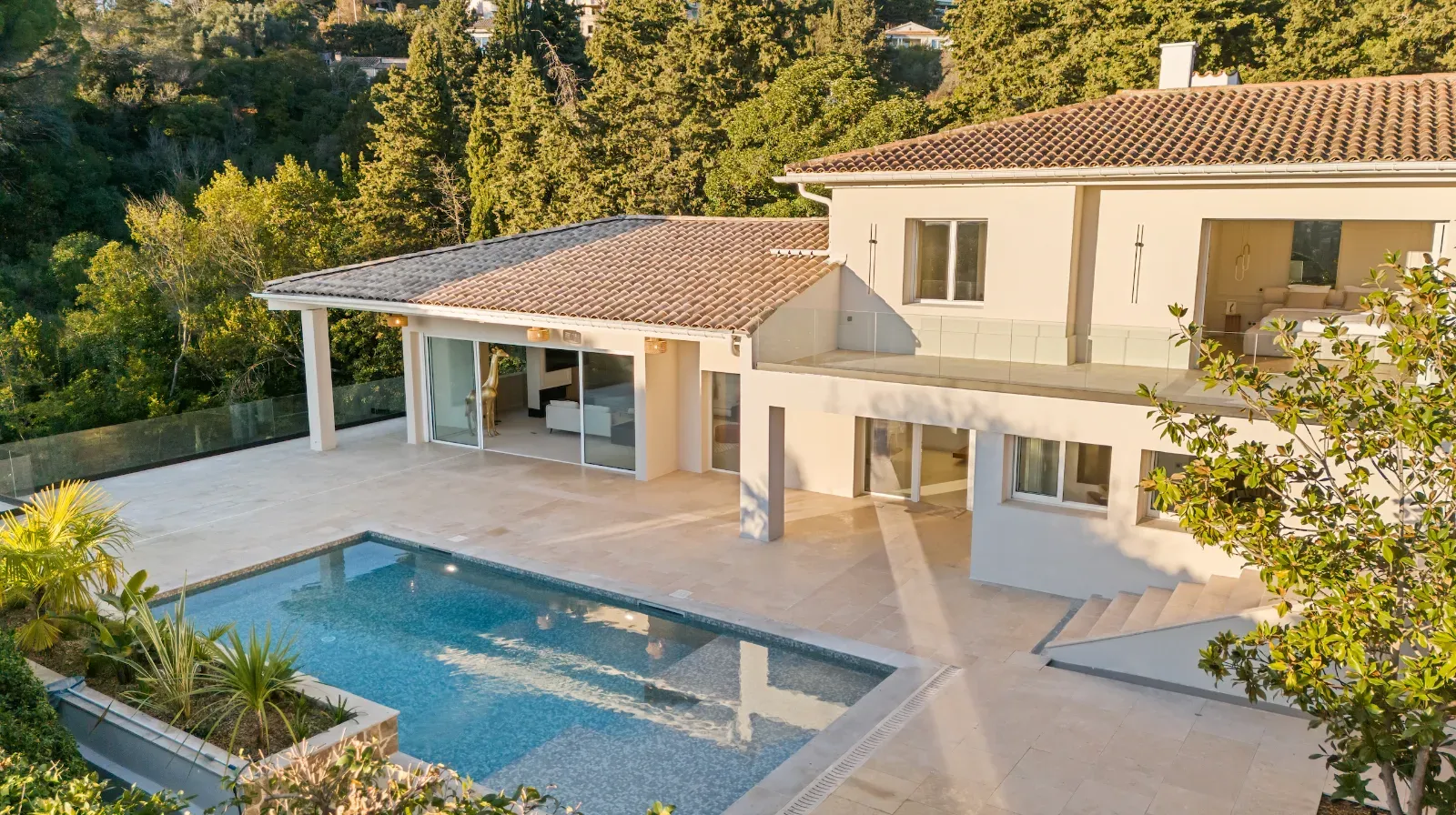 Villa contemporaine avec piscine