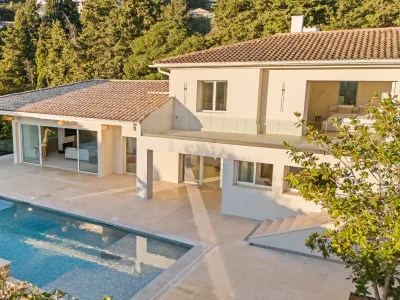 Contemporary villa with pool