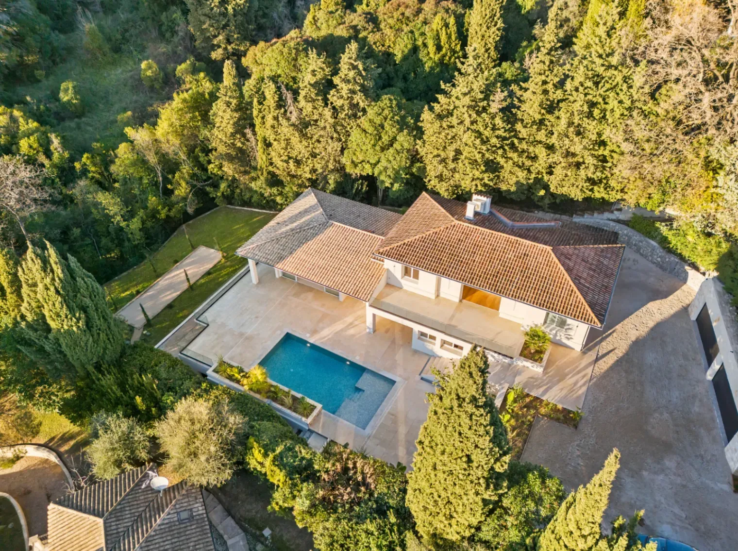 Villa contemporaine avec piscine
