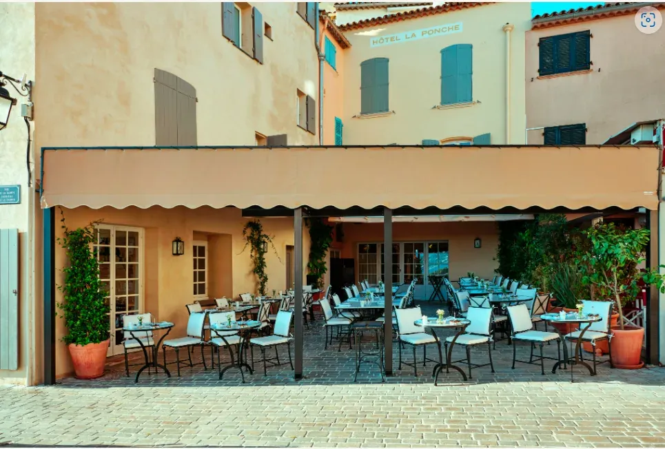 Authentique terrasse ensoleillée