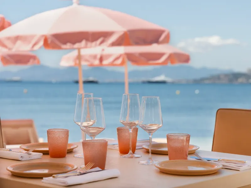 L'Esprit Méditerranée : Restaurant - Bar - Beach