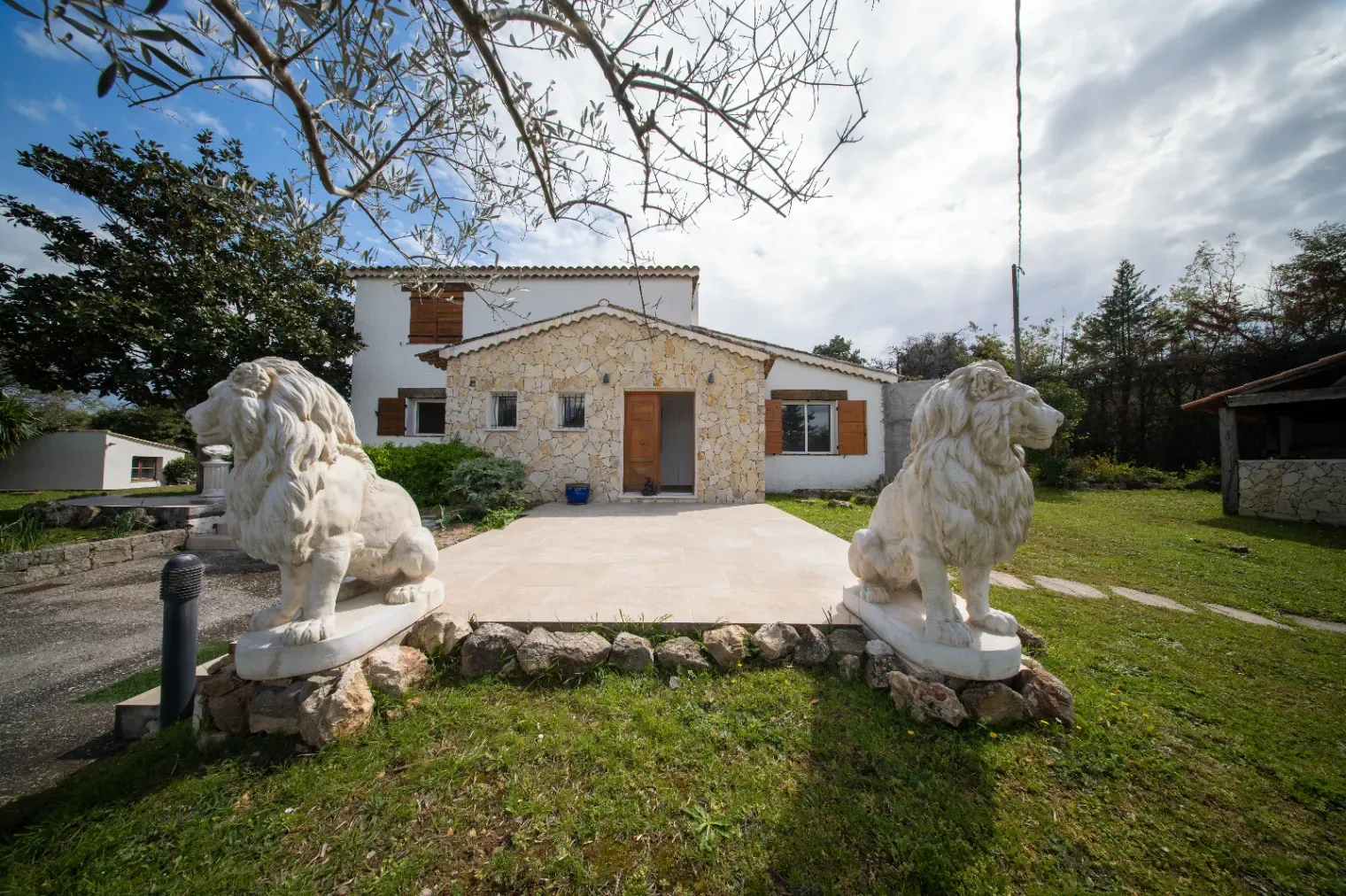 Exceptional Villa with Pool & Guest House in Mouans-Sartoux