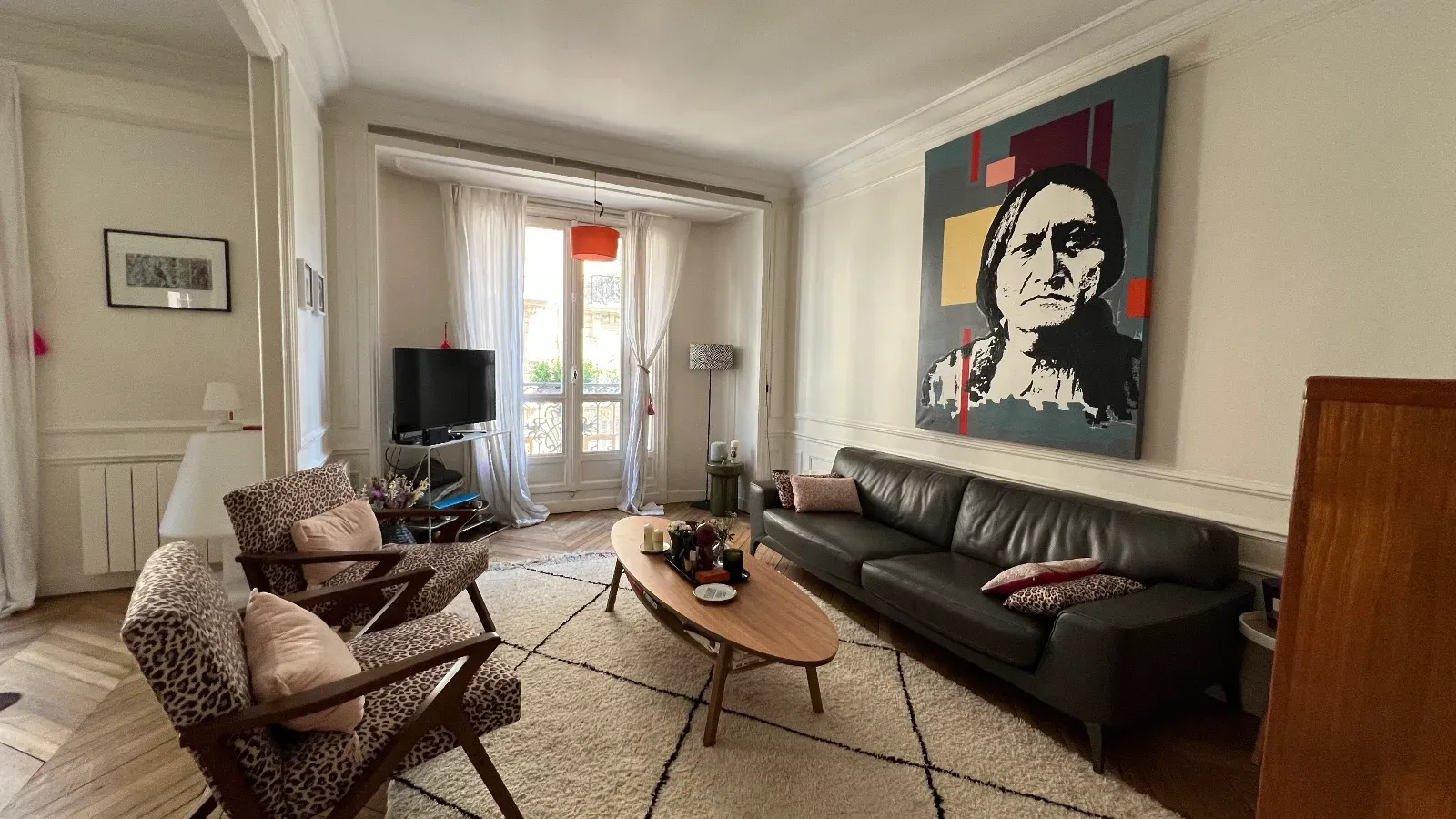 Appartement Parisien Style Haussmann pour Événements | 100m² avec Balcon
