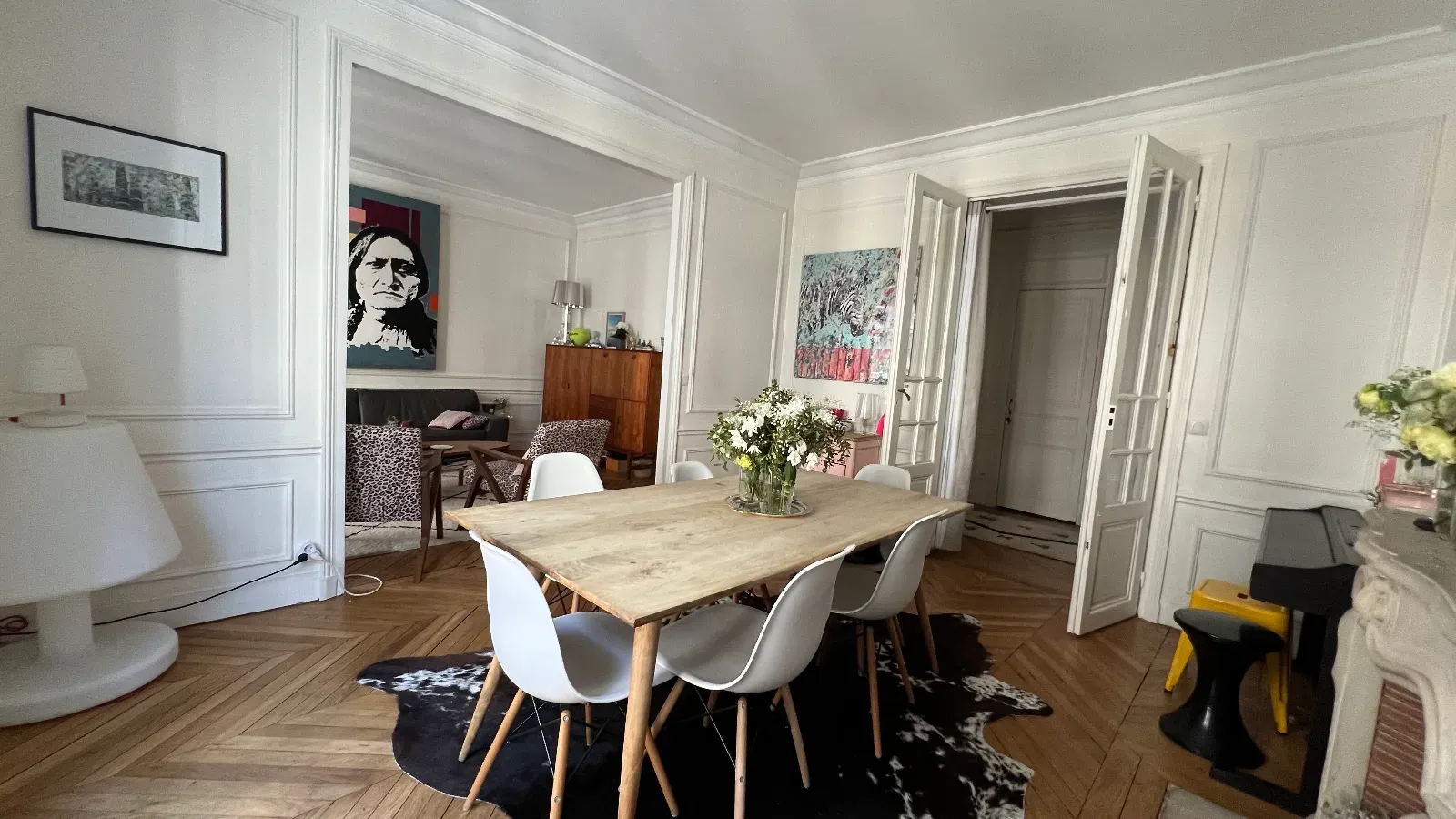 Appartement Parisien Style Haussmann pour Événements | 100m² avec Balcon