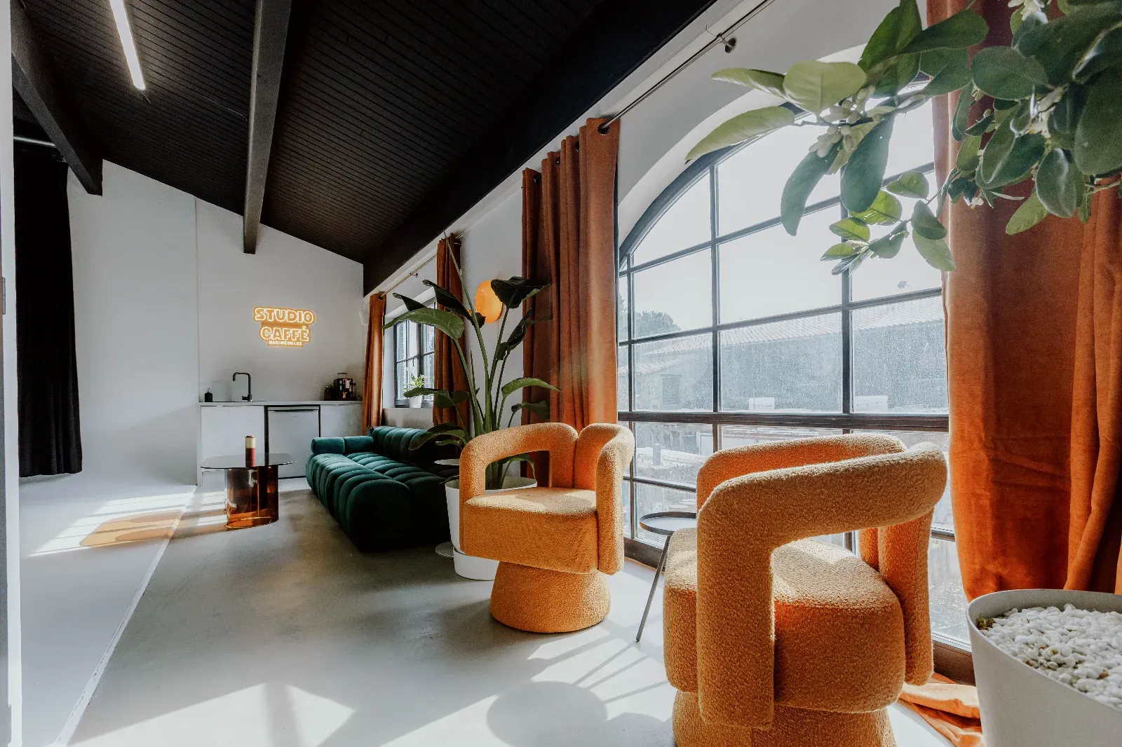 Photo & video studio with cyclorama - Marché du Lez, Montpellier