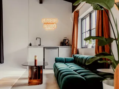 Photo & video studio with cyclorama - Marché du Lez, Montpellier