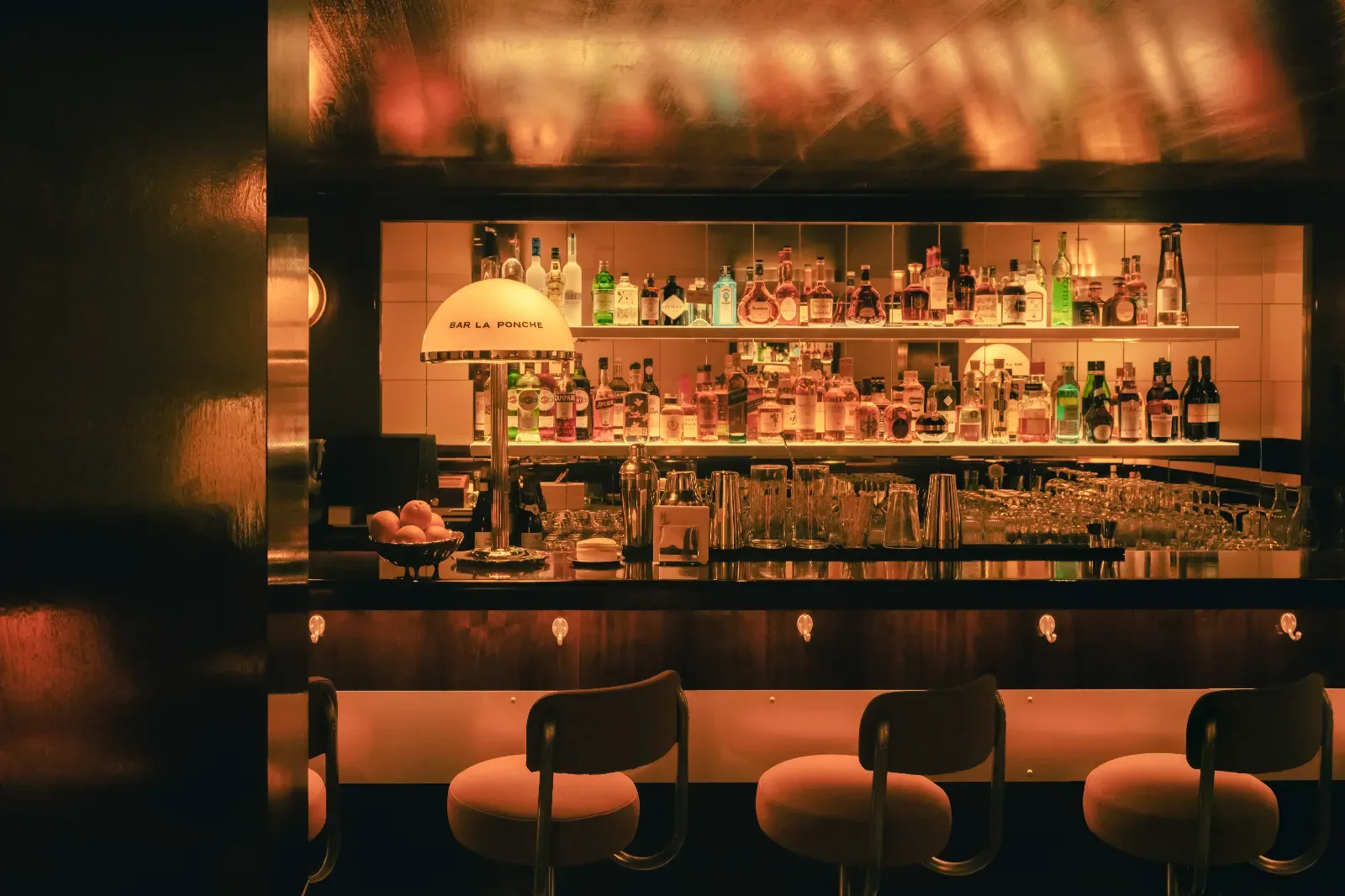 The bohemian charm of the piano bar in a renowned 5* hotel