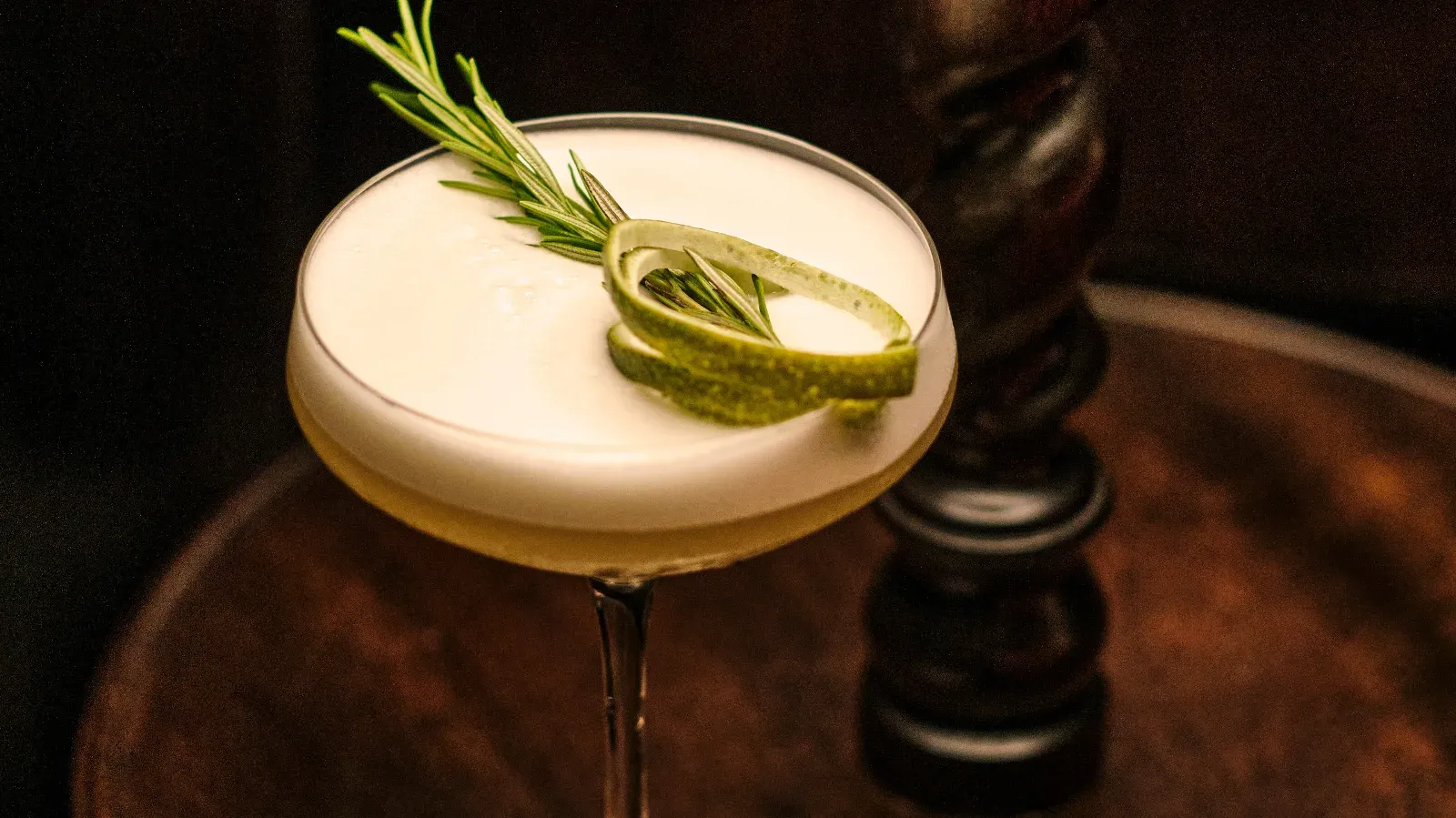 The bohemian charm of the piano bar in a renowned 5* hotel