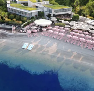 Private beach and restaurant terrace - Between fine sand and sunny terrace