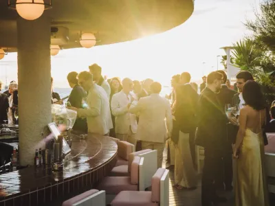 Private beach and restaurant terrace - Between fine sand and sunny terrace
