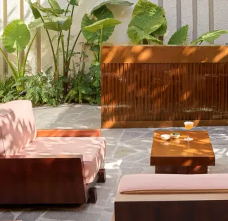 Flexible meeting room and patio area in a renowned hotel