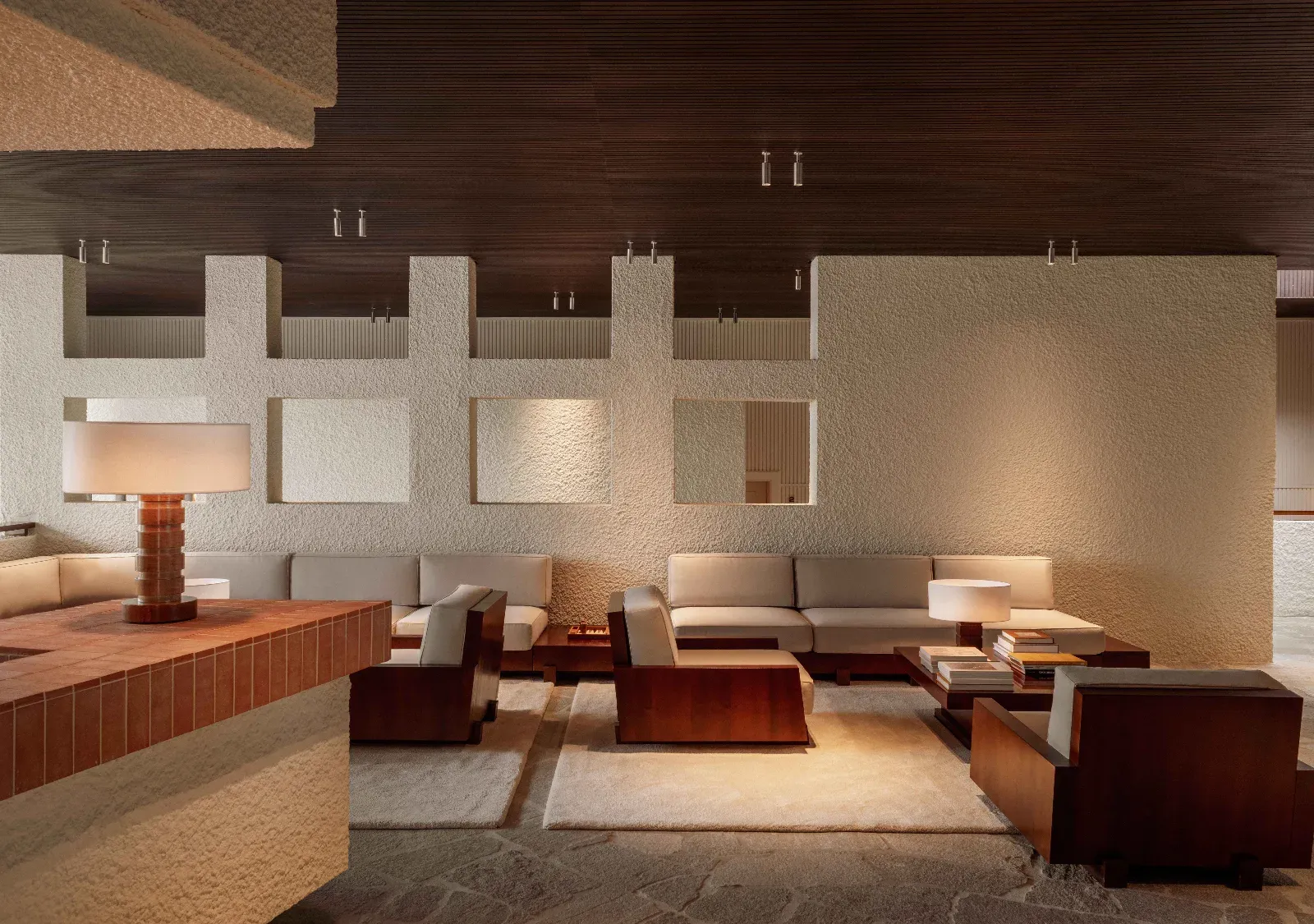 Flexible meeting room and patio area in a renowned hotel