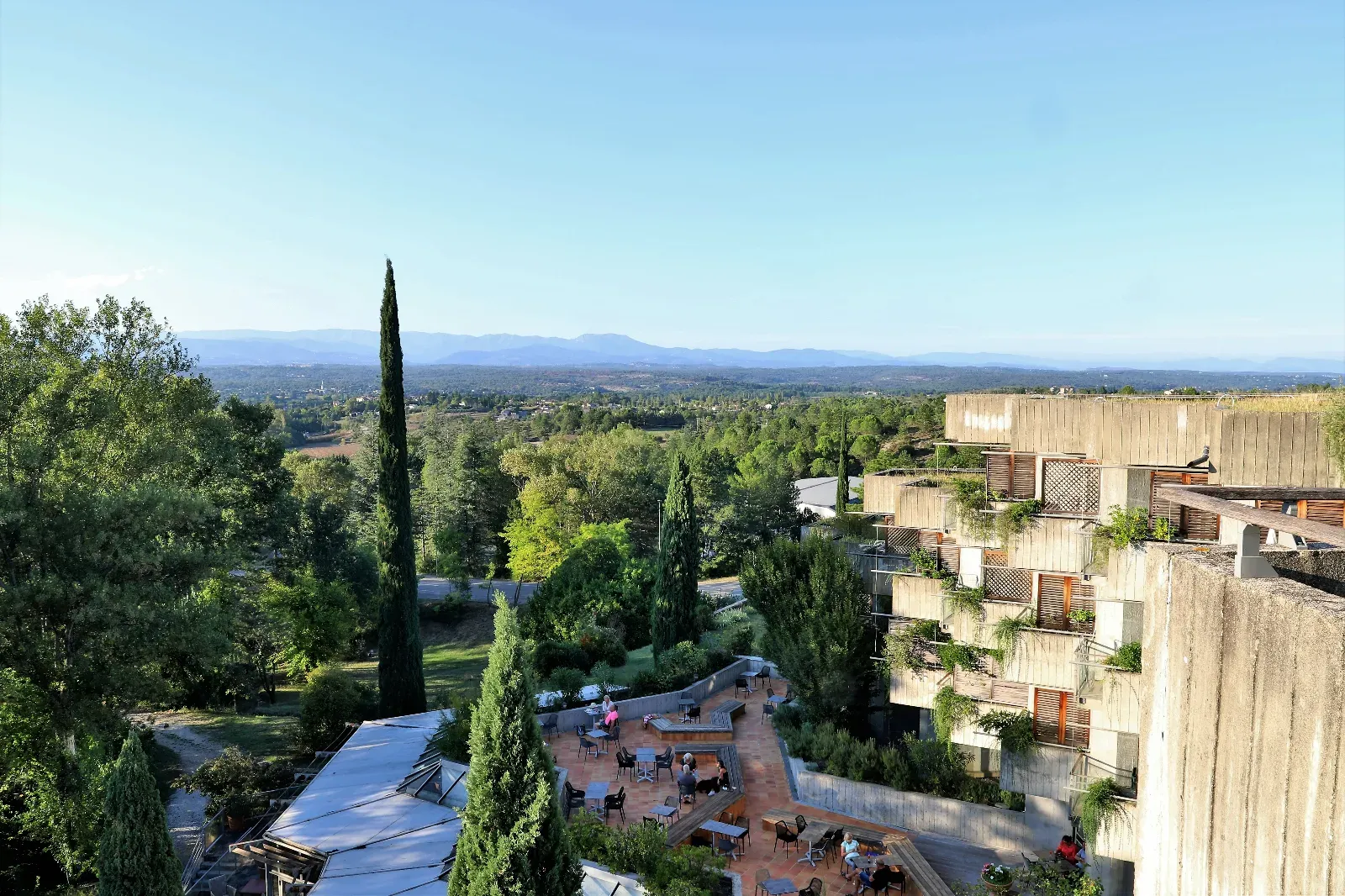 Nature-Inspired Event Venue with Modern Amenities in Grospierres