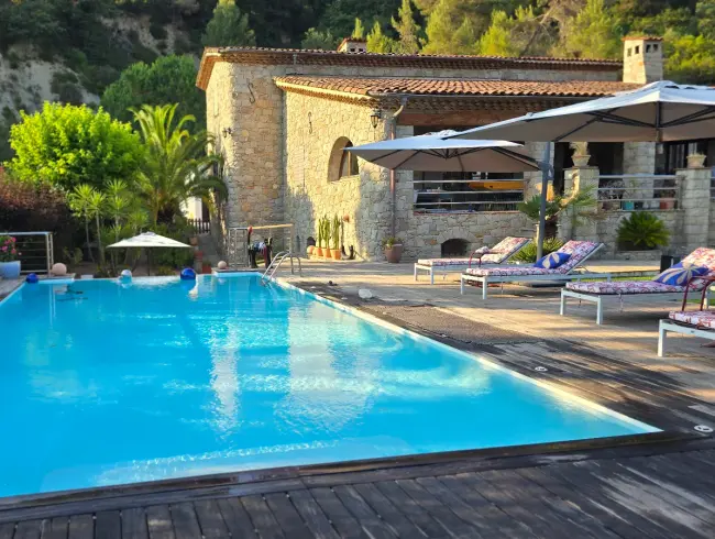 Garden with beautiful saltwater infinity pool