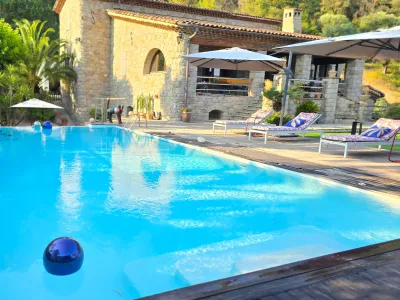 Garden with beautiful saltwater infinity pool