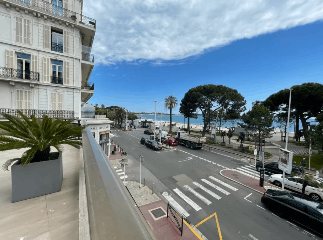 3 bedrooms apartment with terrace ideal for side events to congresses