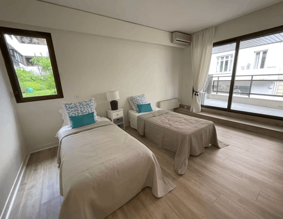 3 bedrooms apartment with terrace ideal for side events to congresses