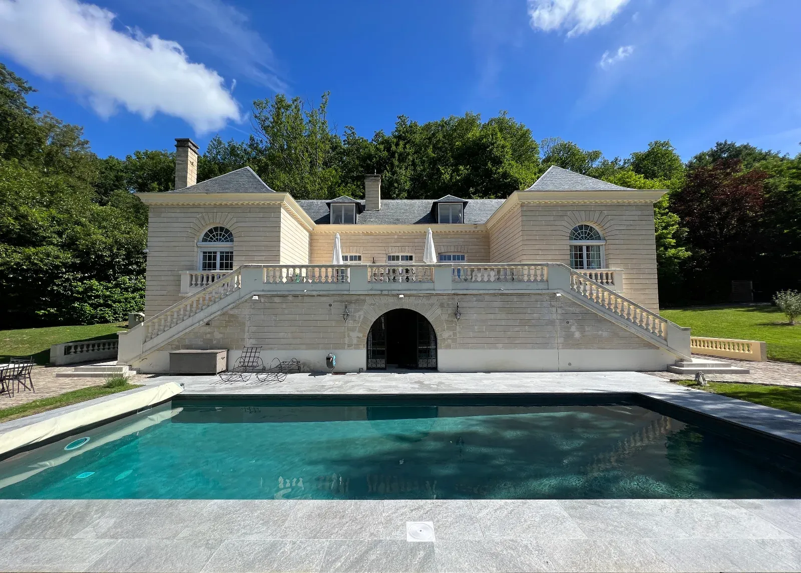 Villa de Luxe avec Piscine pour Événements | Buc, France