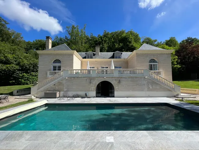 Villa de Luxe avec Piscine pour Événements | Buc, France