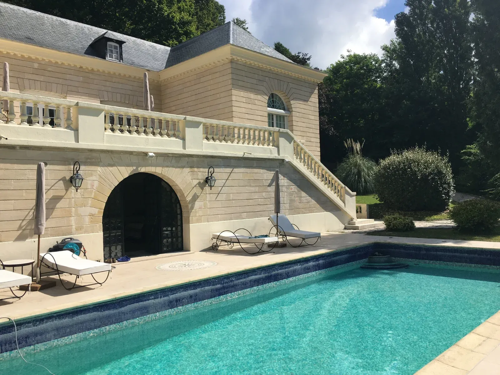 Villa de Luxe avec Piscine pour Événements | Buc, France