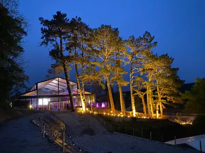 Historic monument set in 8 hectares of parkland in the heart of the Champagne vineyards and the Marne valley