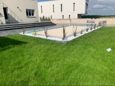 Private Garden Venue with Heated Pool in Meulan-en-Yvelines